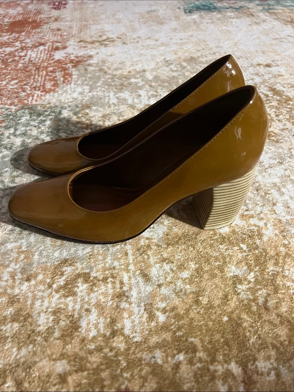 Tory Burch Banana Heel Pump Brown Caramel Patent Leather Curved Heel